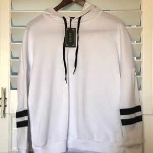 New Vutti White Hooded Sweatshirt Size XL 🎁